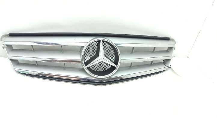 Mercedes-Benz C W204 (2007 - 2014)  A2048800023 Верхняя решётка