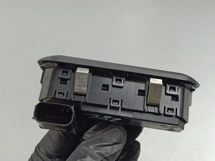 Jeep Wrangler (2018 - ) 041581D Кнопка SOS — фото 4