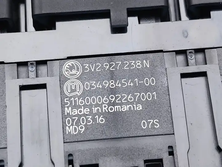 Skoda Superb B8 (3V) (2015 - 2023) 3V2927238N Кнопка DTC — фото 7