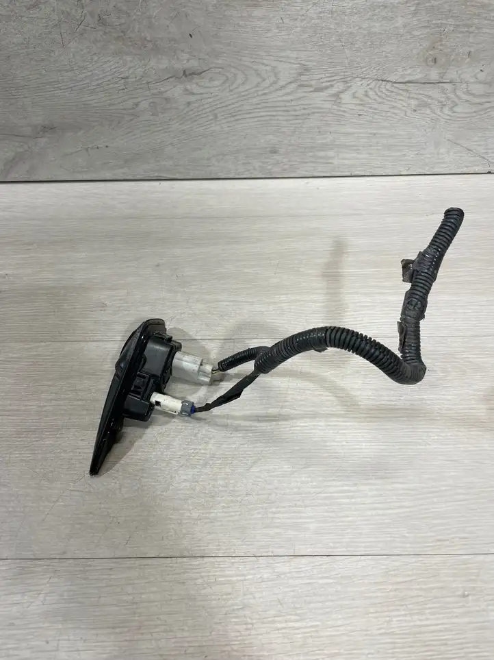 Tesla Model 3 (2017 - 2023) 112510750J Боковая камера в крыле — фото 4