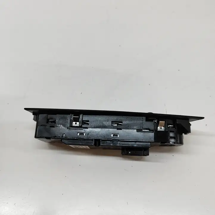 BMW Z4 E89 (2009 - 2017) 9216107 Кнопка стеклоподъемников — фото 2