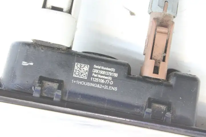 Tesla Model 3 (2017 - 2023) 112510677D Боковая камера в крыле — фото 5