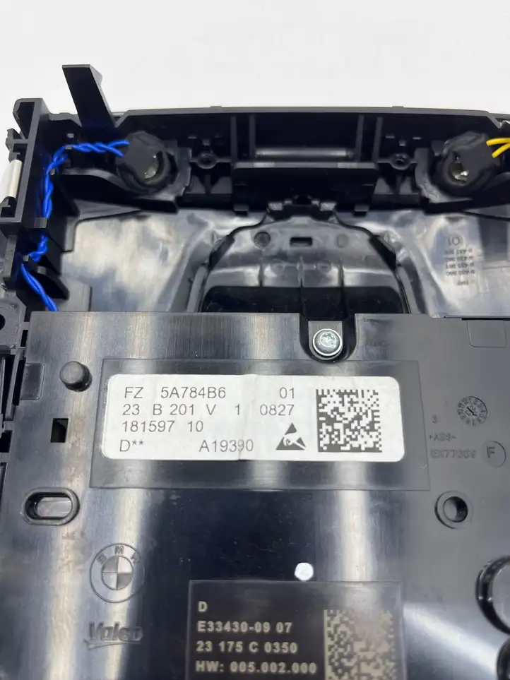 BMW 1 F40 (2019 - ) 5A784B6 Включатель освещения интерьера — фото 8