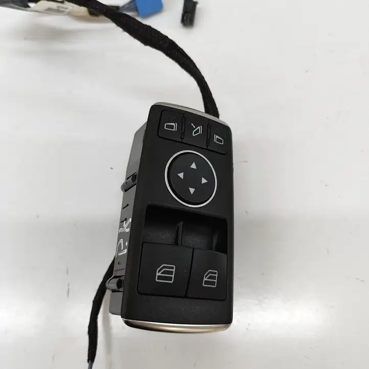 Mercedes-Benz AMG GT 4 x290 w290 (2018 - ) A1729057100 Кнопка стеклоподъемников — фото 1