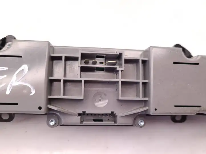 Volkswagen Crafter (2006 - 2016) A9069012201 Включатель аварийных фонарей — фото 2
