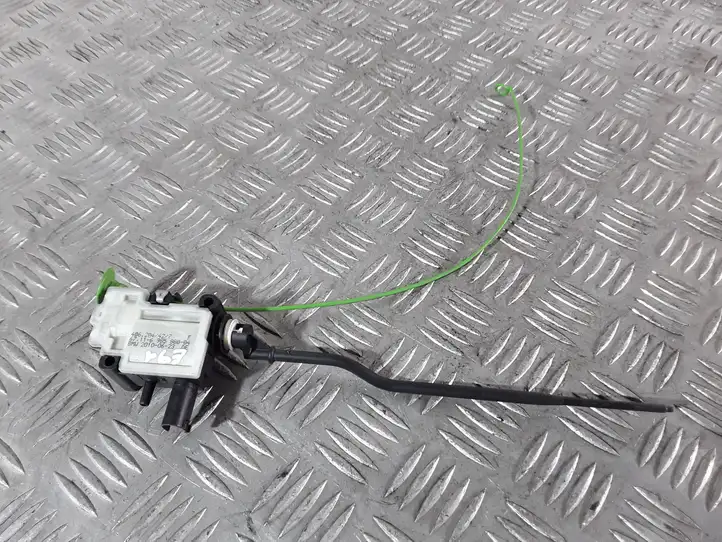 BMW 3 E90 E91 (2005 - 2012) 6711698588004 Замок крышки топливного бака — фото 1