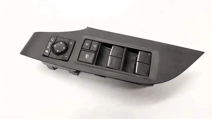 Toyota RAV 4 (XA50) (2018 - ) 7423242220 Кнопка стеклоподъемников — фото 1