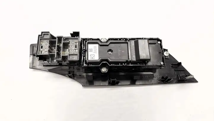 Toyota RAV 4 (XA50) (2018 - ) 7423242220 Кнопка стеклоподъемников — фото 2