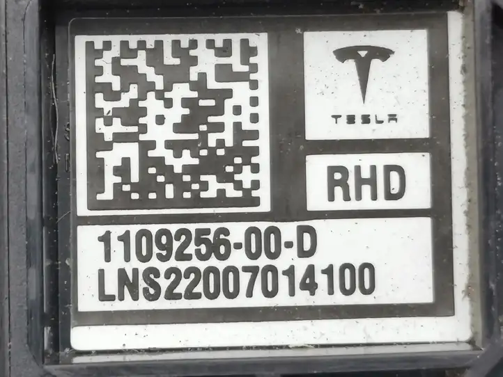 Tesla Model 3 (2017 - 2023) 110925600D Боковая камера в крыле — фото 2
