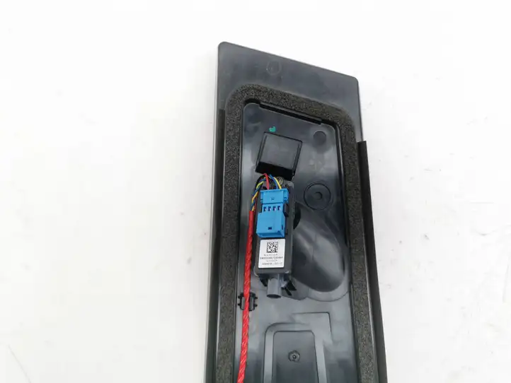 Tesla Model 3 (2017 - 2023) 110925400D Боковая камера в крыле — фото 2
