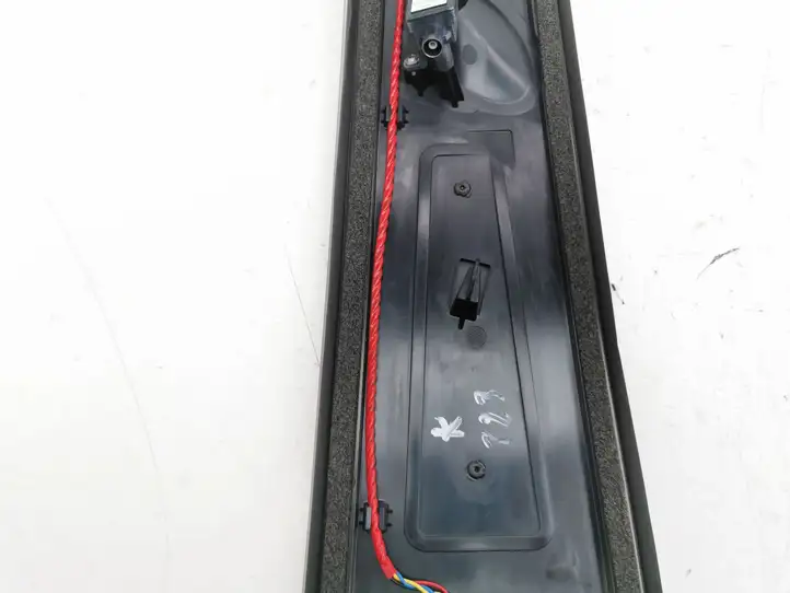 Tesla Model 3 (2017 - 2023) 110925400D Боковая камера в крыле — фото 10