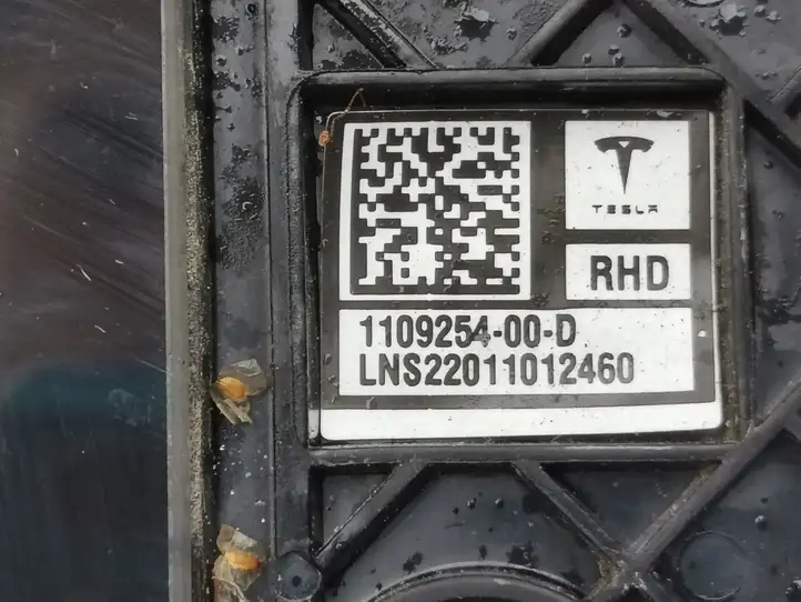 Tesla Model 3 (2017 - 2023) 110925400D Боковая камера в крыле — фото 11