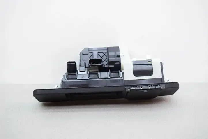 Mercedes-Benz A W177 (2018 - ) A0997503500 Кнопка закрытия багажника — фото 8