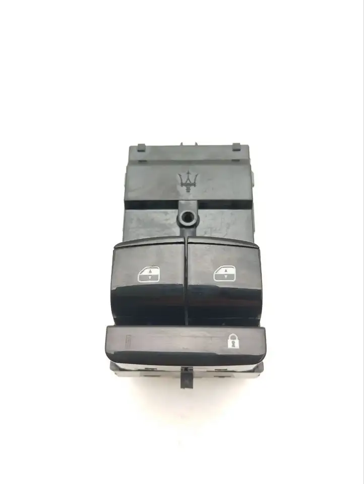 Maserati MC20 (2021 - ) 670198616 Кнопка стеклоподъемников — фото 1