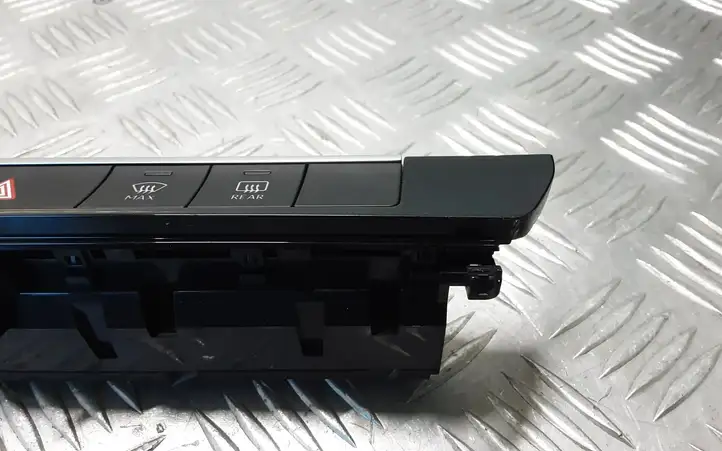Audi A6 C7 (2014 - 2018) 4K0925301 Включатель аварийных фонарей — фото 3