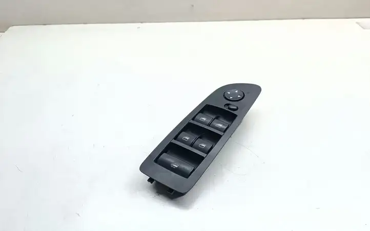 BMW 1 E82 E88 (2007 - 2014) 9217317 Кнопка стеклоподъемников — фото 1