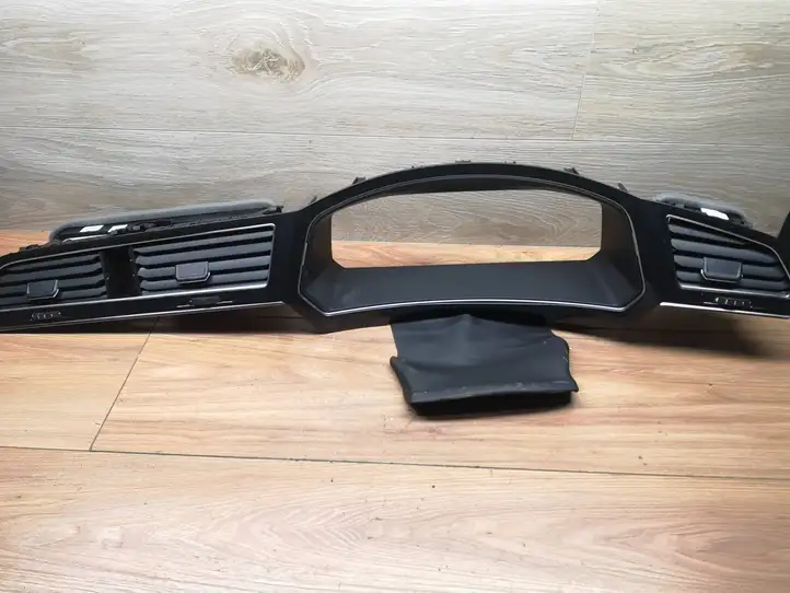 Volkswagen Tiguan (2020 - 2024) 5NC857059D Включатель аварийных фонарей — фото 1