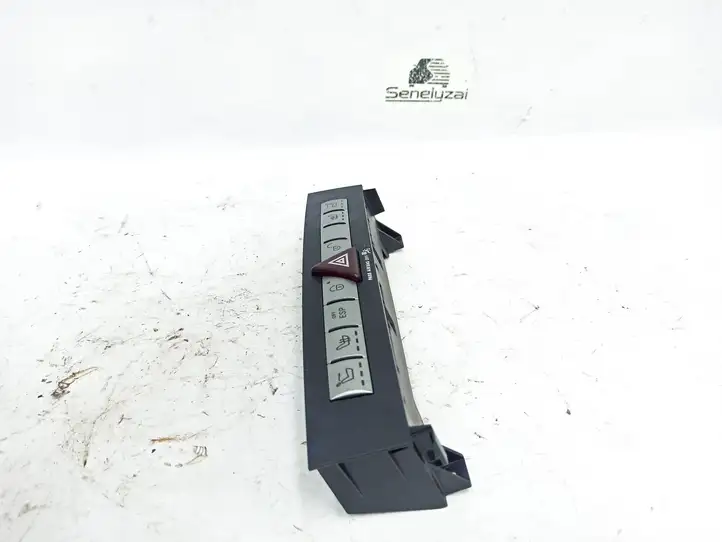 Mercedes-Benz SLK R171 (2005 - 2011) 1718701010 Включатель аварийных фонарей — фото 13