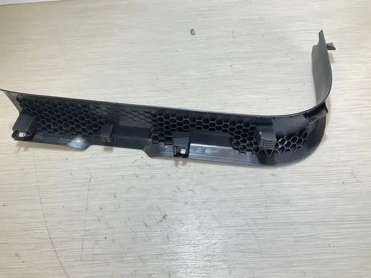 Volvo XC40 (2017 - ) 31469225 Внутренняя отделка переднего порога — фото 2