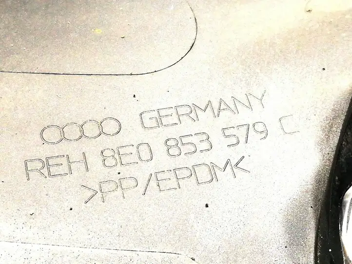 Audi A4 S4 B7 8E 8H (2004 - 2009) 8E0853579C Наружная отделка заднего порога — фото 1
