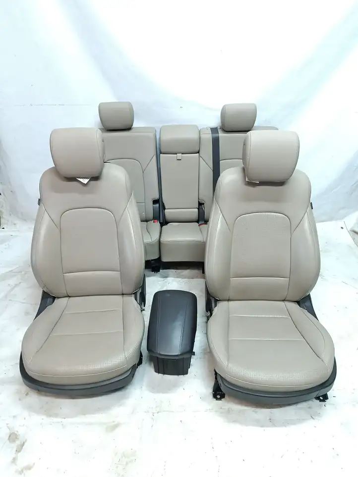 Hyundai Santa Fe (2012 - 2015) Комплект отделки дверей — фото 10