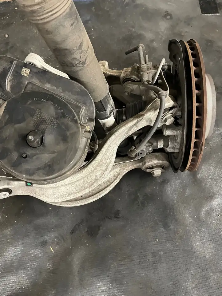 Porsche Cayenne (9Y0 9Y3) (2018 - ) 9y0513031c Задний поворотный кулак — фото 4