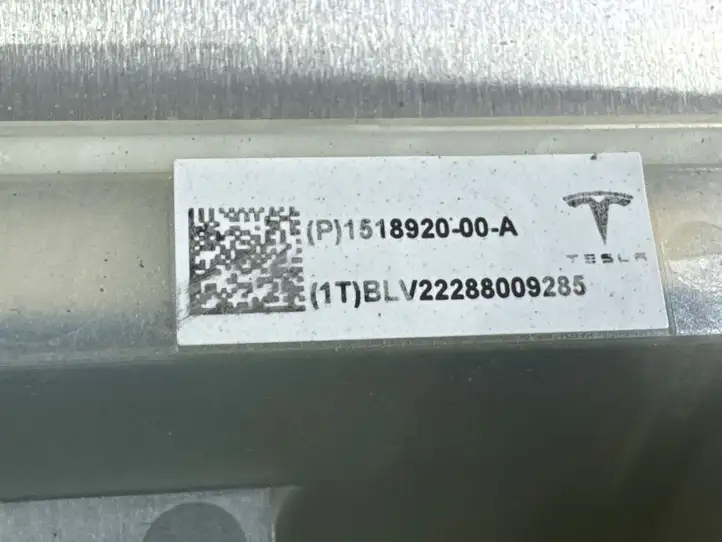 Tesla Model Y (2019 - 2024) 113555855A Преобразователь напряжения — фото 3