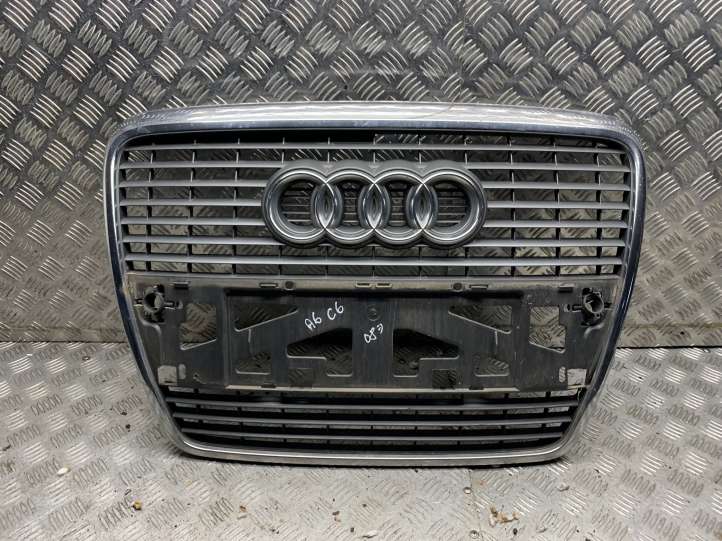Audi A6 (2004 - 2008)  4F0853651 Верхняя решётка