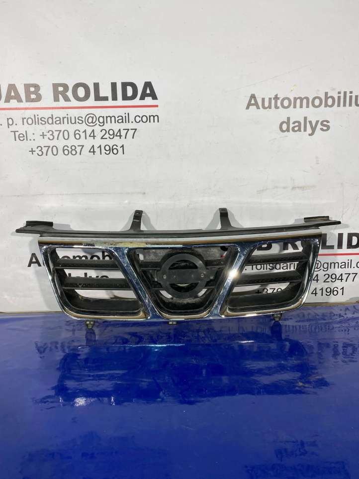 Nissan X-Trail T30 (2001 - 2007)  623108H700 Верхняя решётка