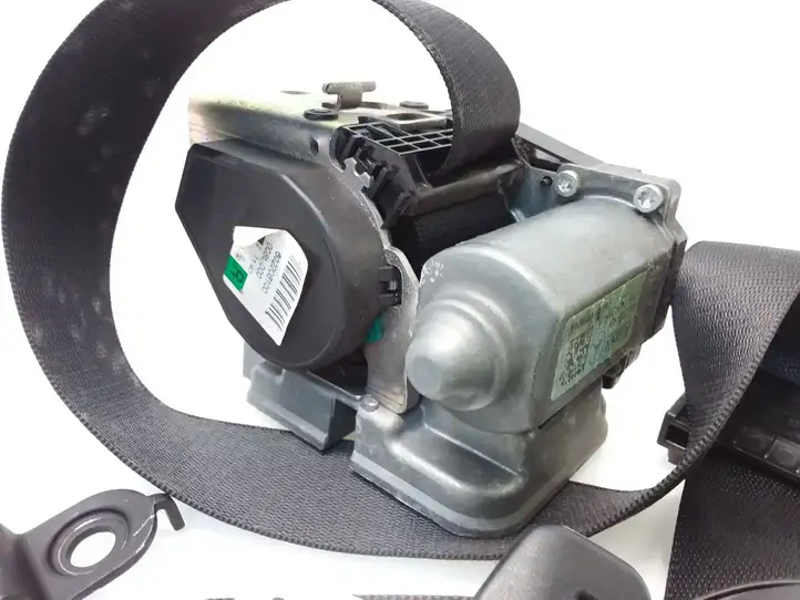 Mercedes-Benz E W211 (2002 - 2009)  609098200D Передний ремень безопасности