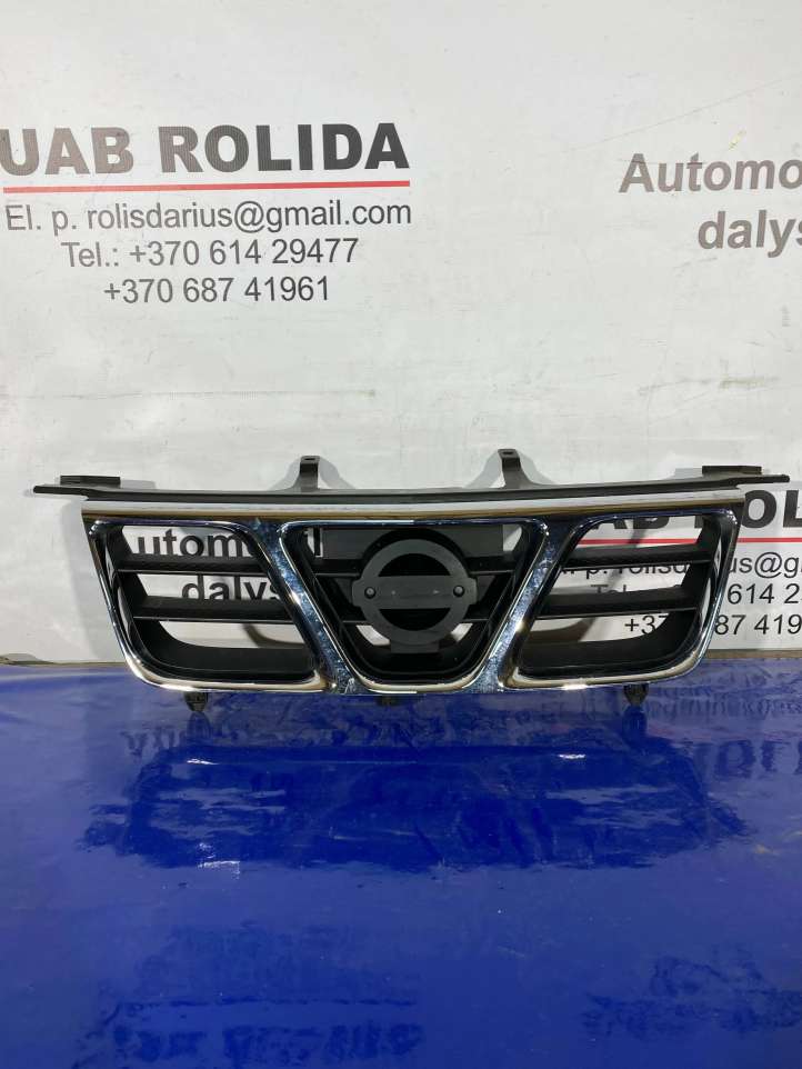 Nissan X-Trail T30 (2001 - 2007)  623108H700 Верхняя решётка