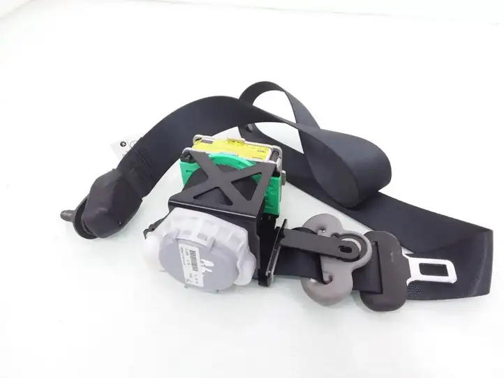 Toyota Yaris (2005 - 2009)  732200D160 Передний ремень безопасности