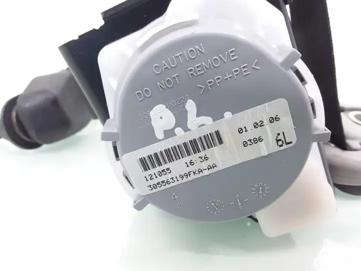 Toyota Yaris (2005 - 2009)  732200D160 Передний ремень безопасности