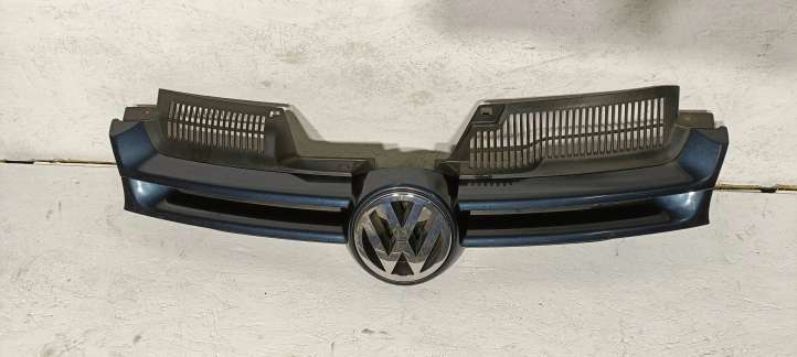 Volkswagen Golf V (2003 - 2009)  1K0853655A Верхняя решётка