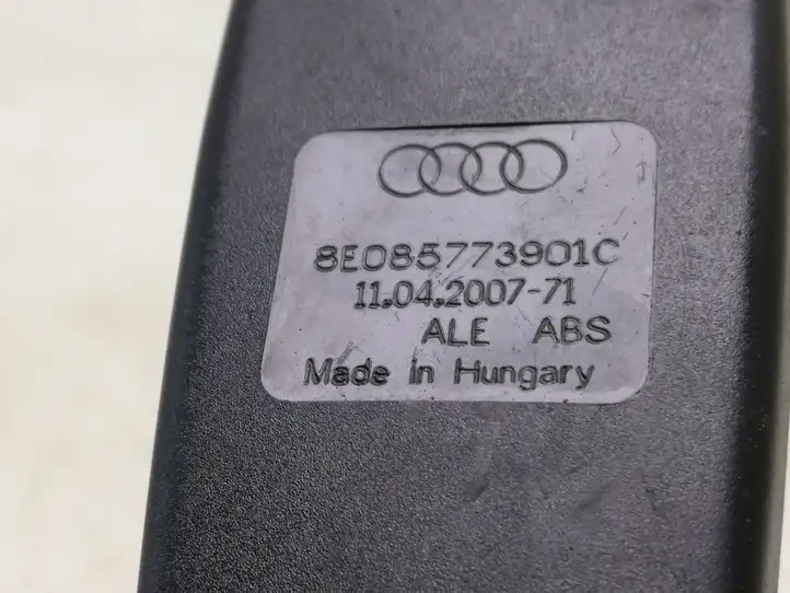 Audi A4 S4 B7 8E 8H (2004 - 2009) 8E085773901C Задний средний замок ремня — фото 3