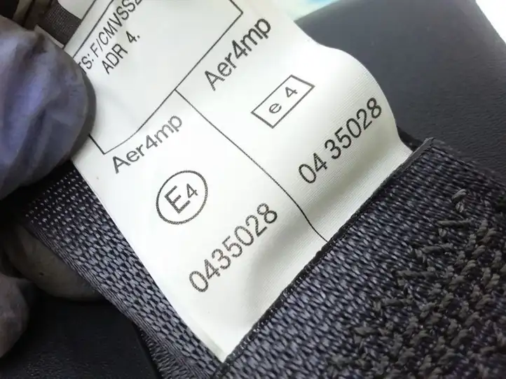 Lexus IS 220D-250-350 (2005 - 2010) TKAF0EF701P Задний ремень безопасности — фото 2