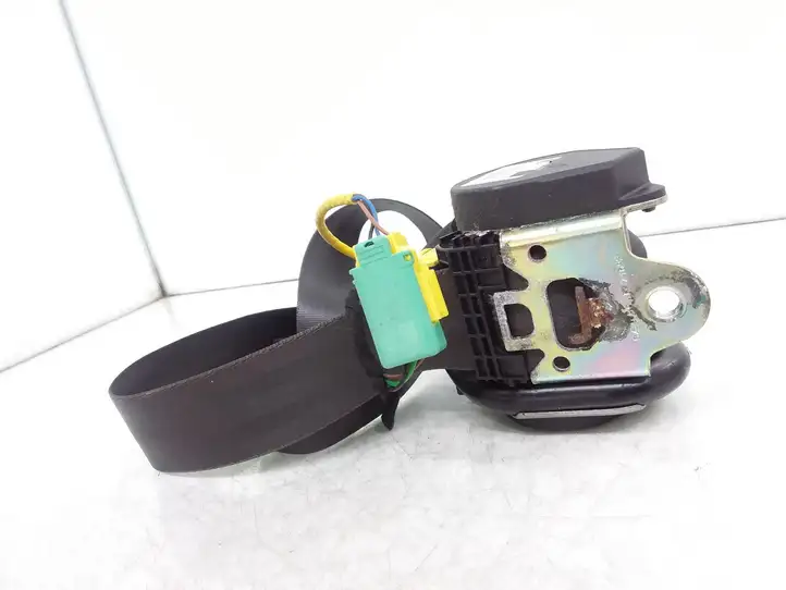 Volkswagen Touareg I (2002 - 2010)  7L0857706D Передний ремень безопасности