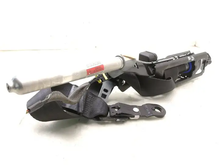 Volvo V70 (2004 - 2007)  30734735 Передний ремень безопасности