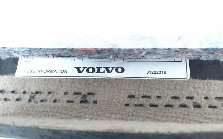 Volvo V70 (2007 - 2013) 31252218 Прочая отделка багажника — фото 3