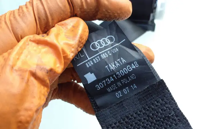 Audi A1 (2010 - 2014) 8X4857805C Задний ремень безопасности — фото 2