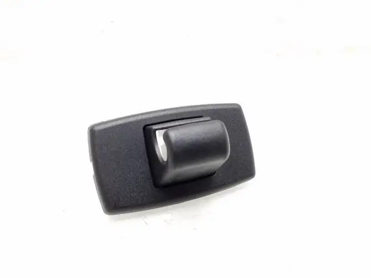 Mercedes-Benz CLA C117,X117,W117 (2013 - 2019) A2468100012 Крепление солнцезащитного козырька — фото 3