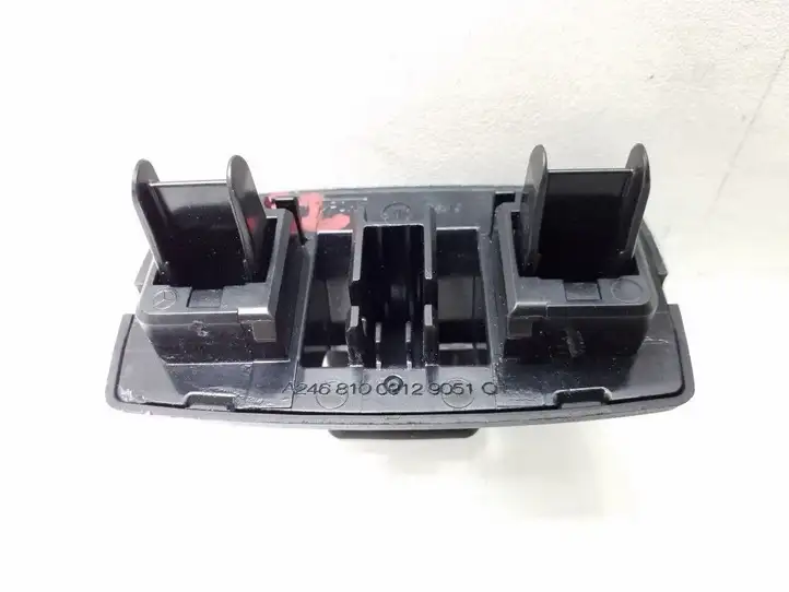 Mercedes-Benz CLA C117,X117,W117 (2013 - 2019) A2468100012 Крепление солнцезащитного козырька — фото 5