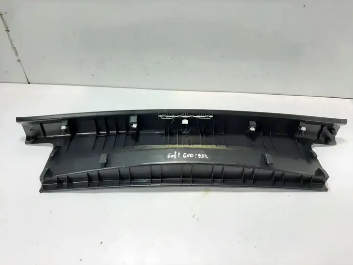 Volkswagen Golf VII (2013 - 2019) 5G6863459K Отделка порога багажника — фото 2