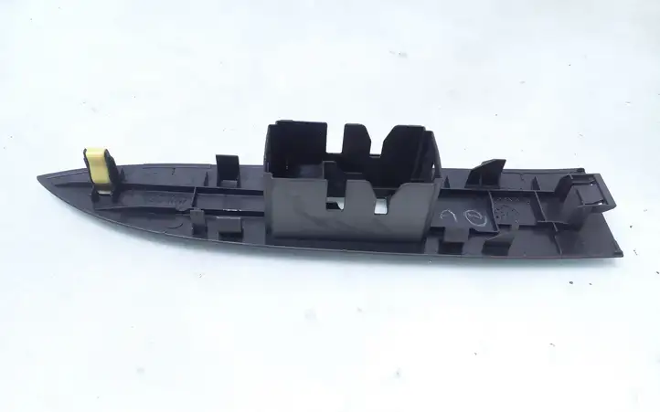 Toyota Avensis T270 (2009 - 2012) 7427205050 Накладка кнопки стеклоподъемника — фото 3