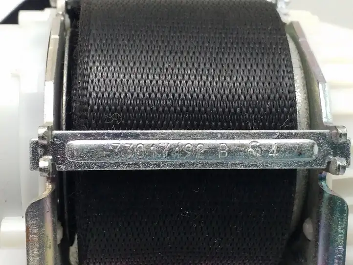 BMW 1 E81 E87 (2004 - 2011)  34003267 Передний ремень безопасности