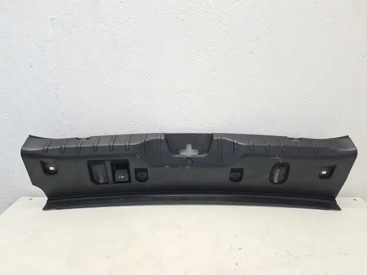 BMW 5 F10 F11 (2009 - 2016)  7227535 Отделка порога багажника