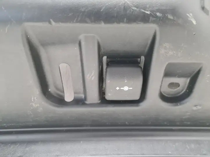 BMW 5 F10 F11 (2009 - 2016)  7227535 Отделка порога багажника