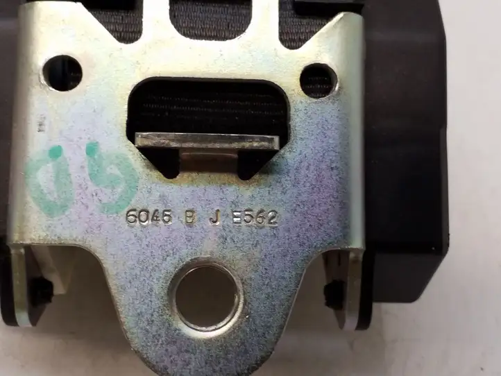 Volkswagen Golf VII (2013 - 2019)  621102200 Задний ремень безопасности