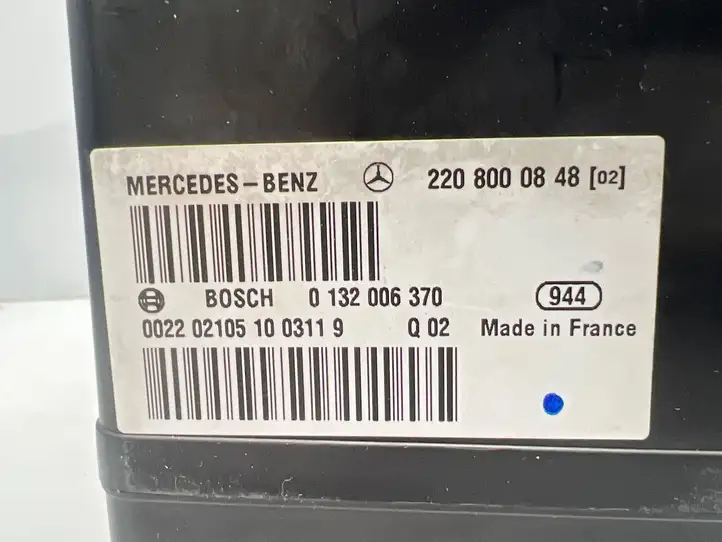 Mercedes-Benz S W220 (1998 - 2006) 2208000848 Вакуумный насос центрального замка — фото 4