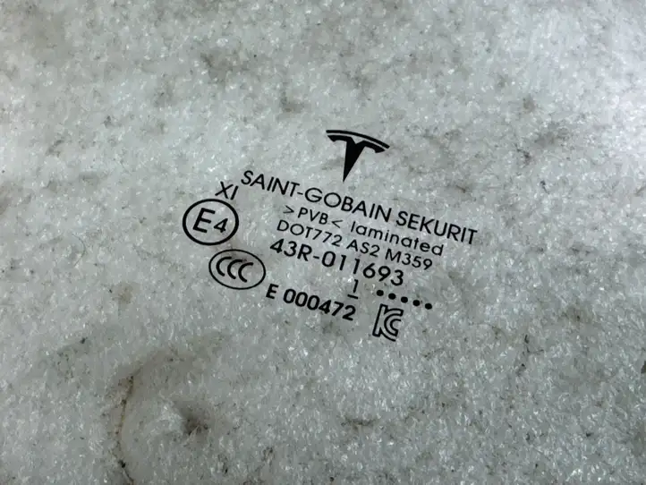 Tesla Model Y (2019 - 2024) 43R011693 Стекло передней двери — фото 9